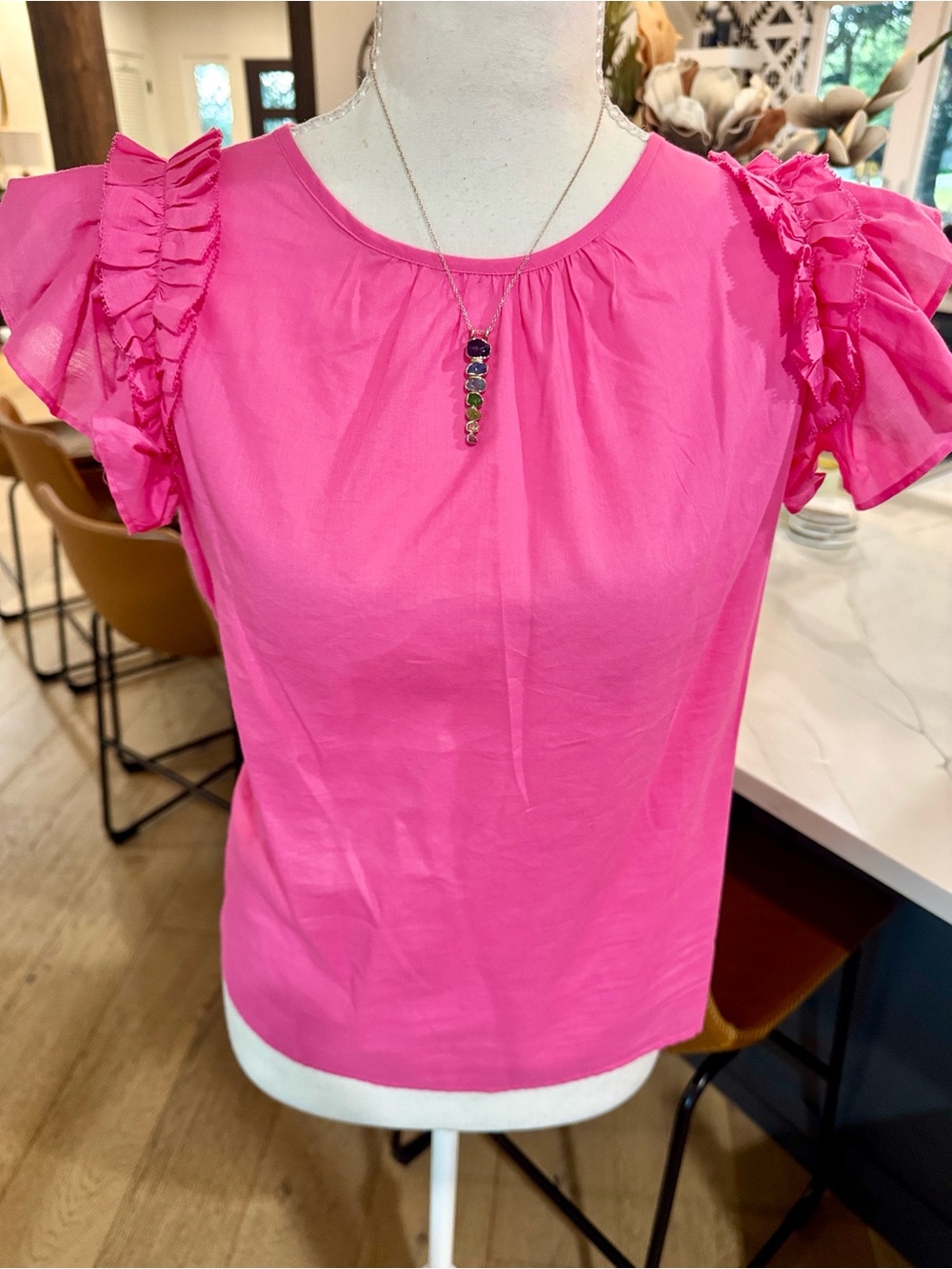 Summer Boho 🌼 Ruffled Short Sleeve Blouse in Vibrant Pink - Size XS NEW